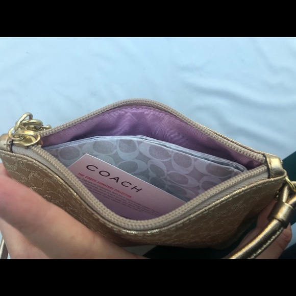 NWT ✨ COACH Gold Wristlet - Picture 4 of 8